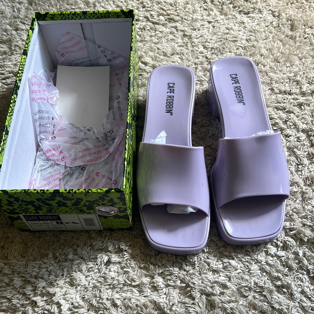 Size 9 small purple heel worn once
